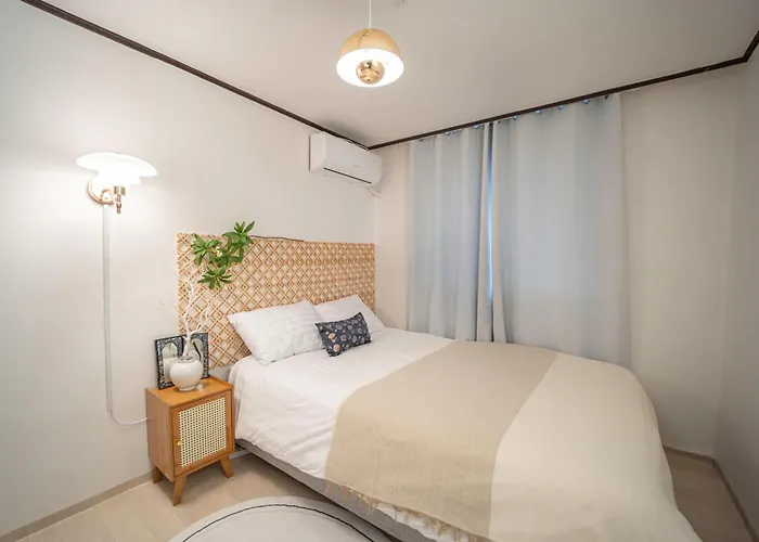Family Near Hongdae & Station Aparthotel