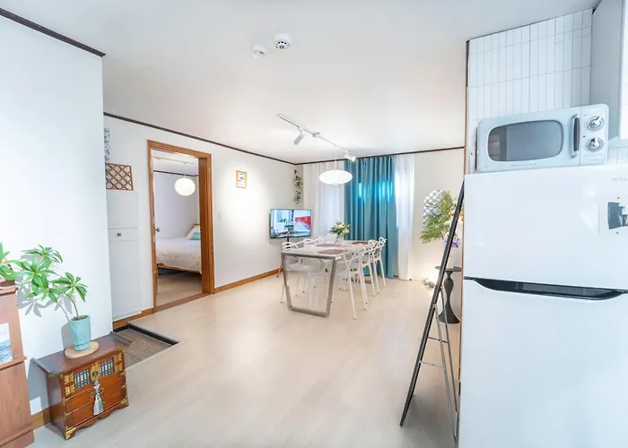 Family Near Hongdae & Station Aparthotel Seoul
